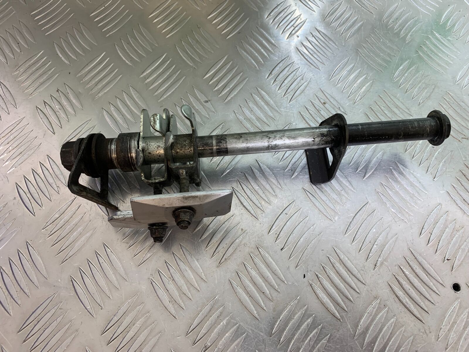 SUZUKI SV650 SV 650 REAR WHEEL SPINDLE  YEAR 2003-2006 (CMB1014)