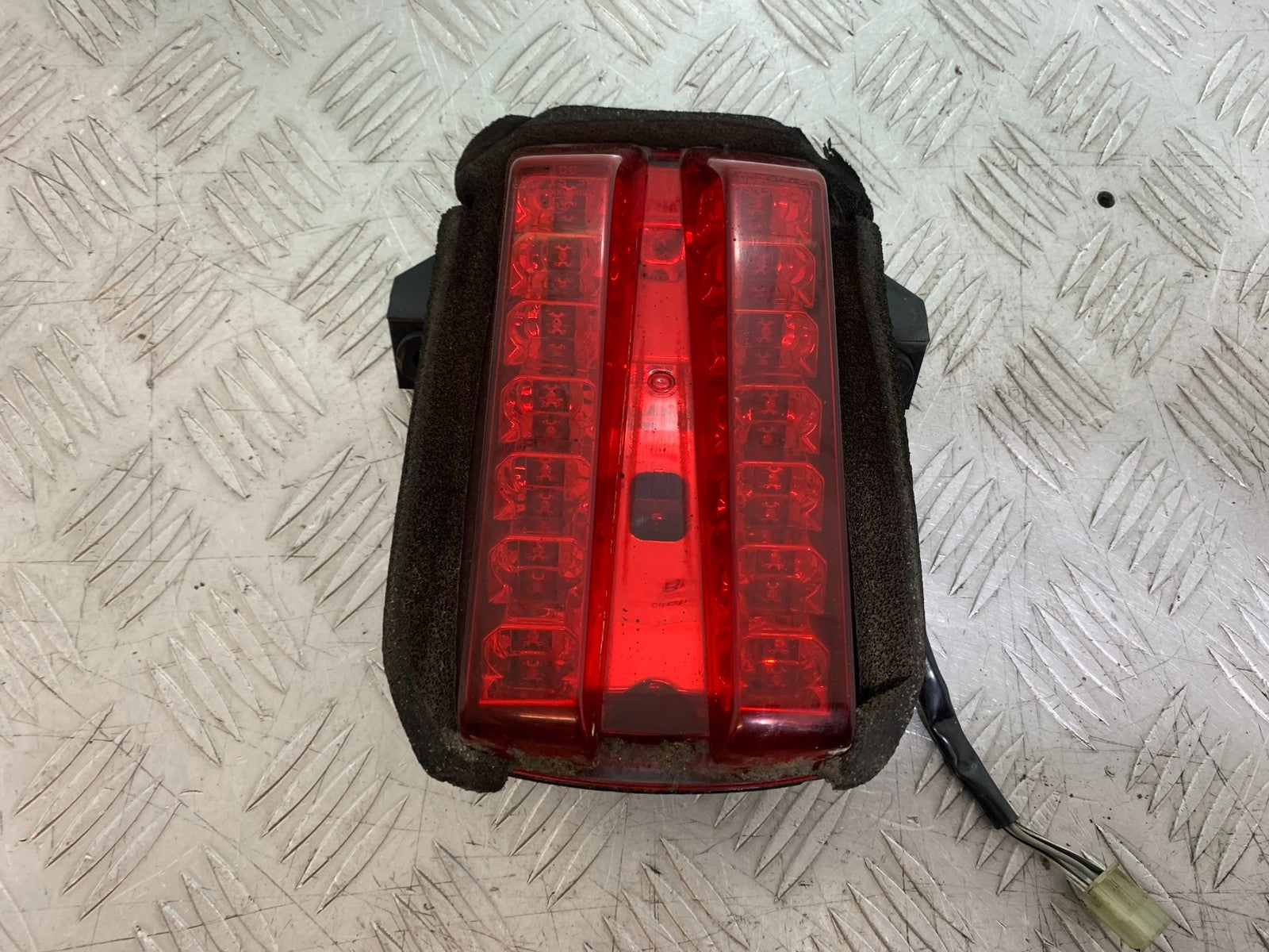 SUZUKI SV1000 SV 1000 REAR LIGHT YEAR 2003-2007 (CMB1293)