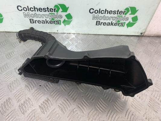YAMAHA XMAX 300 AIRBOX   YEAR 2017-2020 (CMB1218)