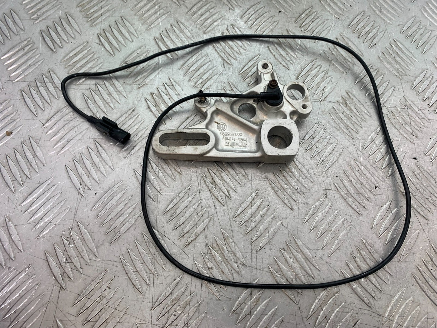 APRILIA TUONO 1000 V4 REAR ABS SENSOR AND BRACKET   YEAR 2013-2014  (CMB1239)