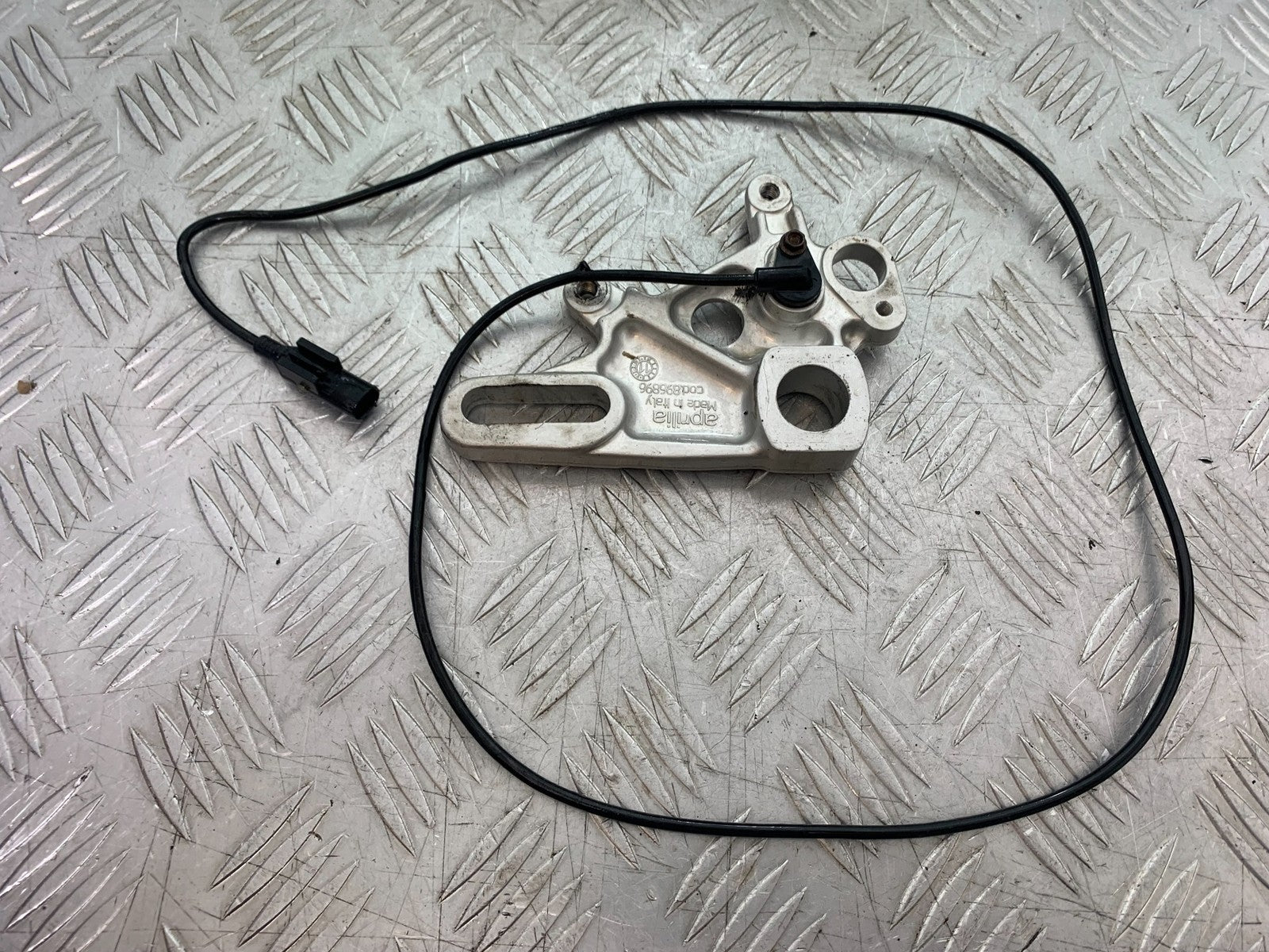 APRILIA TUONO 1000 V4 REAR ABS SENSOR AND BRACKET   YEAR 2013-2014  (CMB1239)