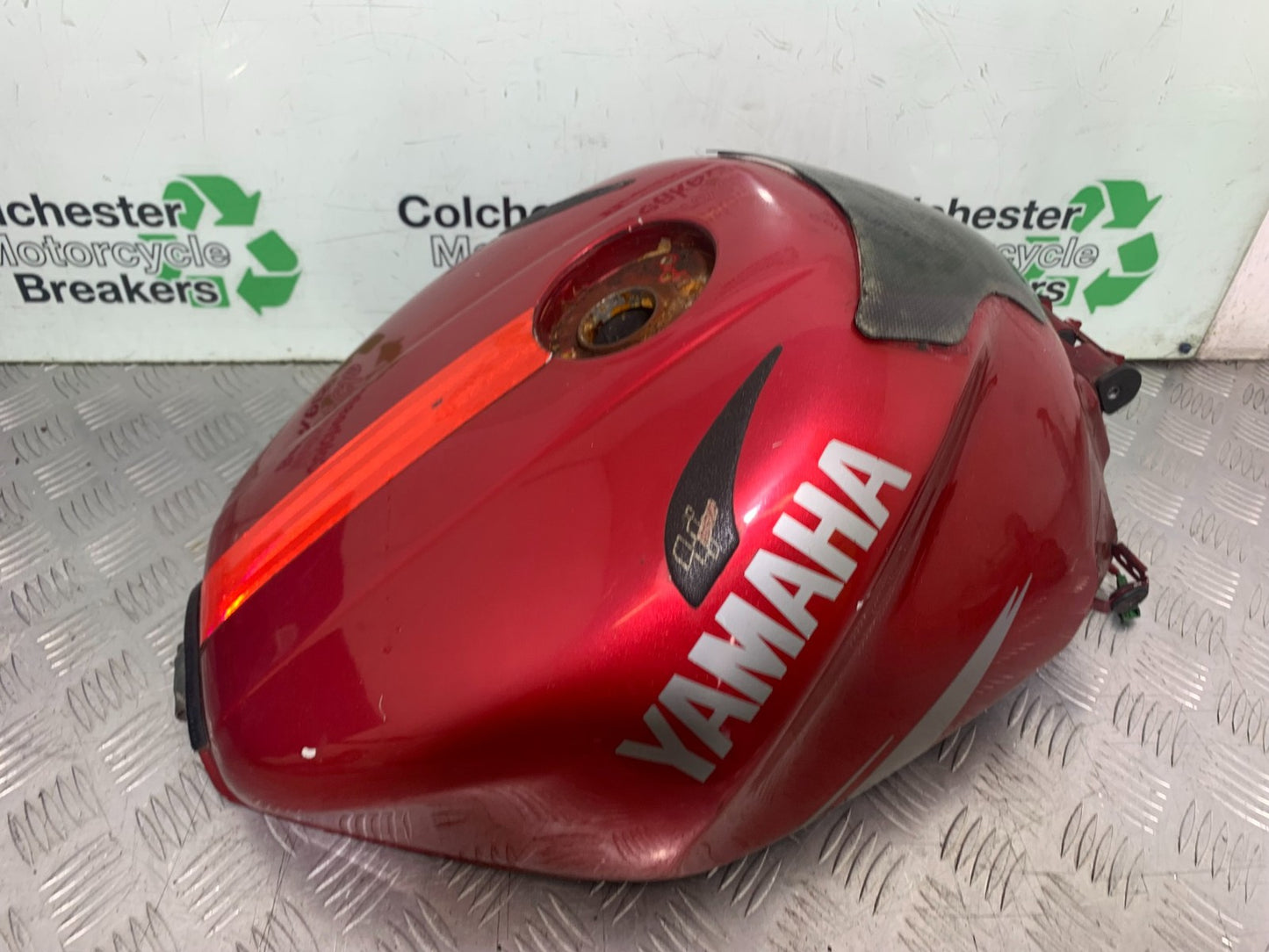 YAMAHA YZF1000 THUNDERACE PETROL TANK YEAR 1997-2000 (CMB1204)