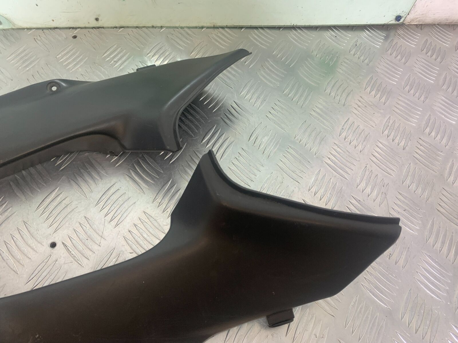 HONDA CBR 929 RRY FIREBLADE LEFT & RIGHT TOP INFILLS  YEAR 2000-01 (CMB1026)
