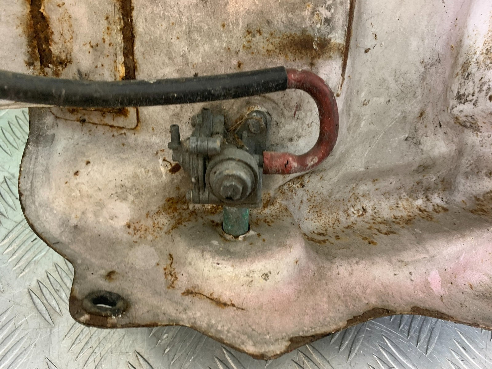 HONDA VF500 VF 500 PETROL TANK  YEAR 1985-1987