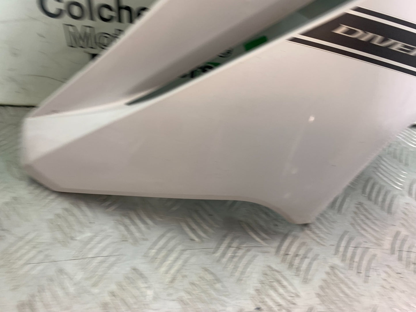YAMAHA XJ6 XJ6-S RIGHT FAIRING PANEL   YEAR 2009-2015  (CMB1212)