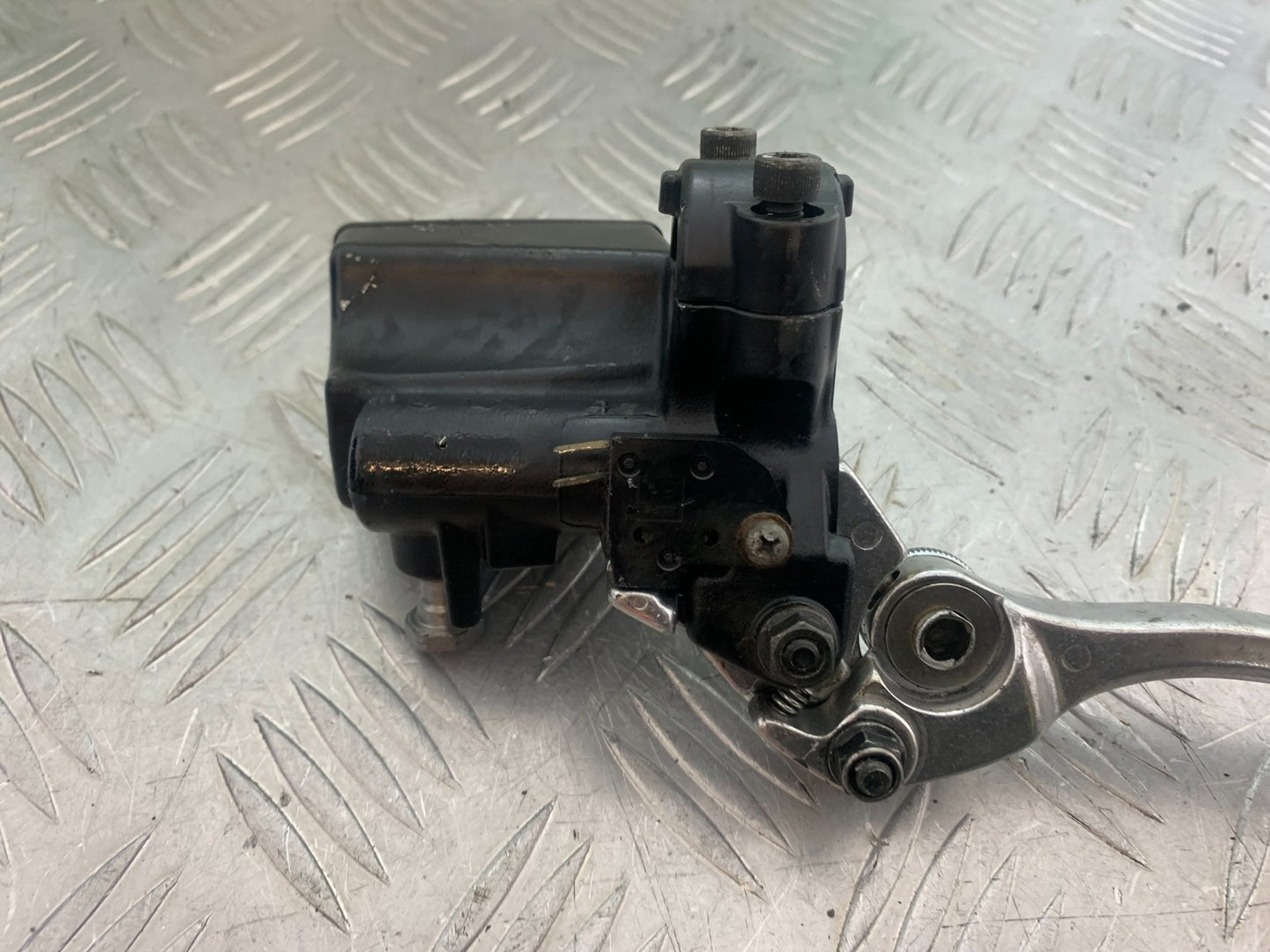 TRIUMPH 675 STREET TRIPLE FRONT BRAKE MASTER CYLINDER  2013-2016 (CMB1186)