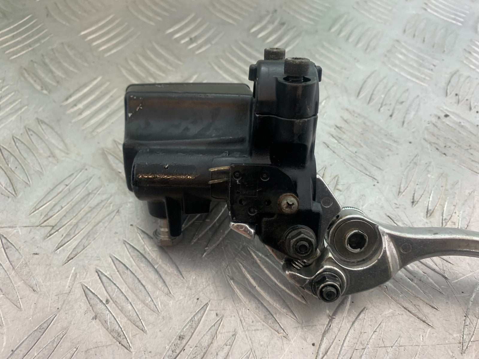 TRIUMPH 675 STREET TRIPLE FRONT BRAKE MASTER CYLINDER  2013-2016 (CMB1186)