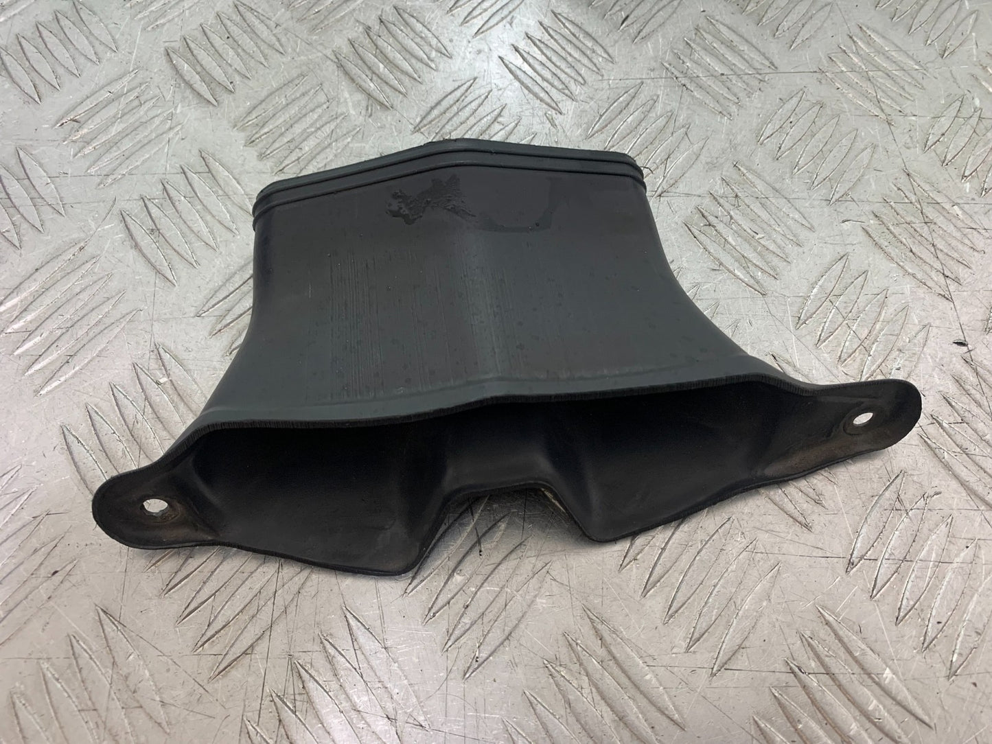 TRIUMPH 1050 SPRINT GT AIR TUBE   YEAR 2010-2016 (CMB1250)
