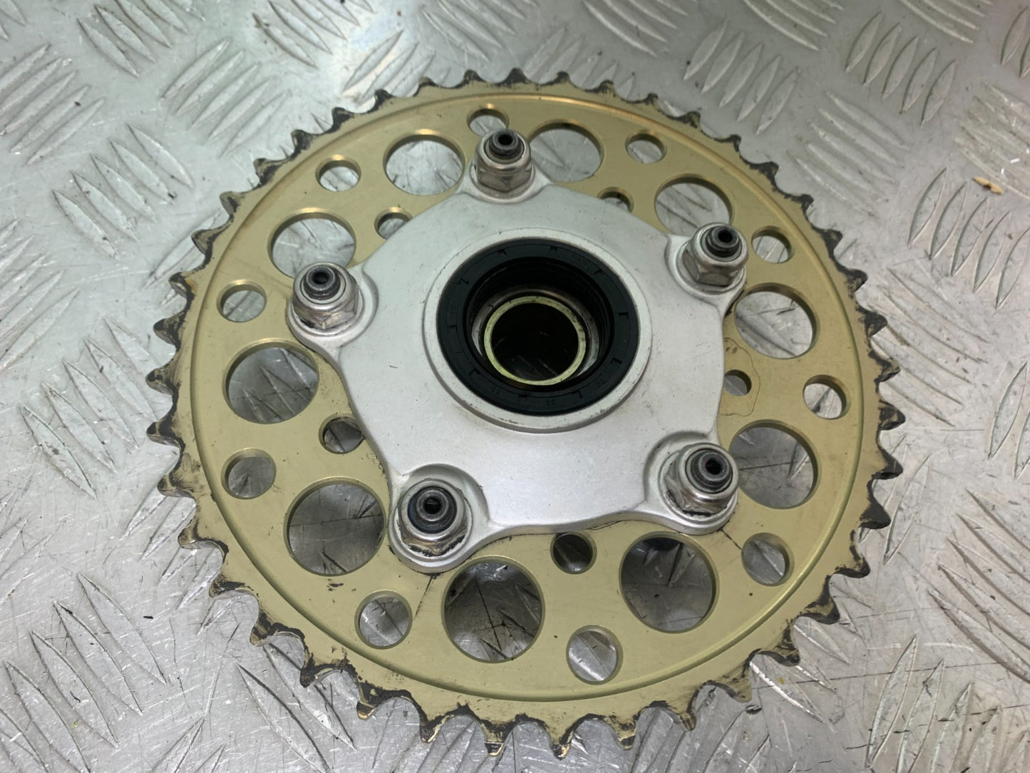 APRILIA TUONO 1000 V4R SPROCKET CARRIER  YEAR 2011-13  (CMB1331)
