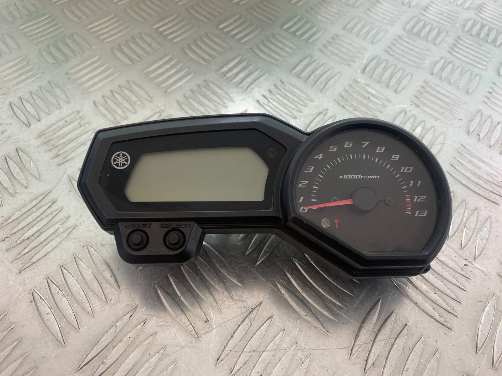 YAMAHA XJ6 XJ6-S CLOCKS SPEEDO DASH YEAR 2009-2015  (CMB1070)