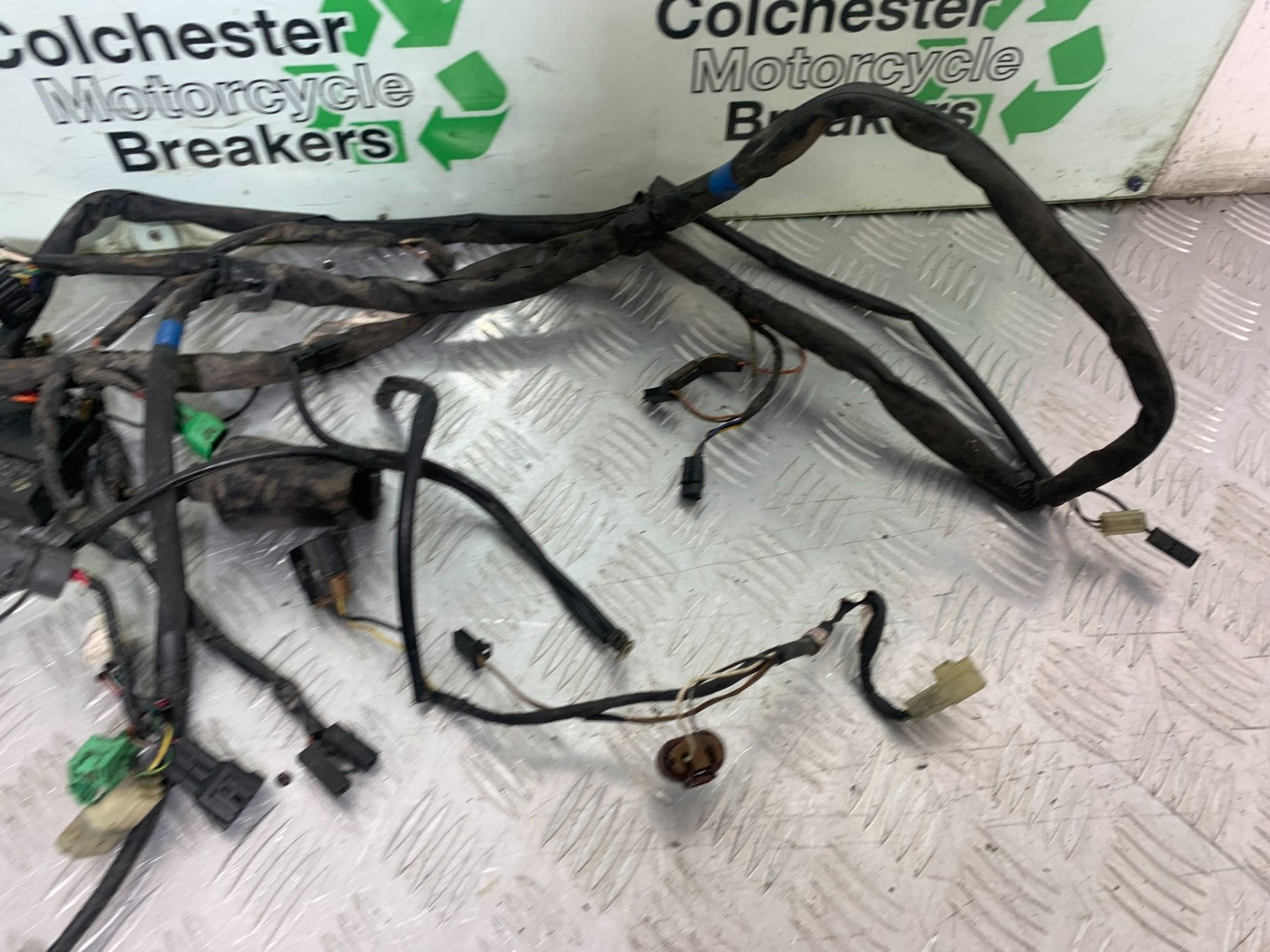 SUZUKI GSF600 GSF 600 BANDIT WIRING LOOM    2000-2004 (CMB1269)