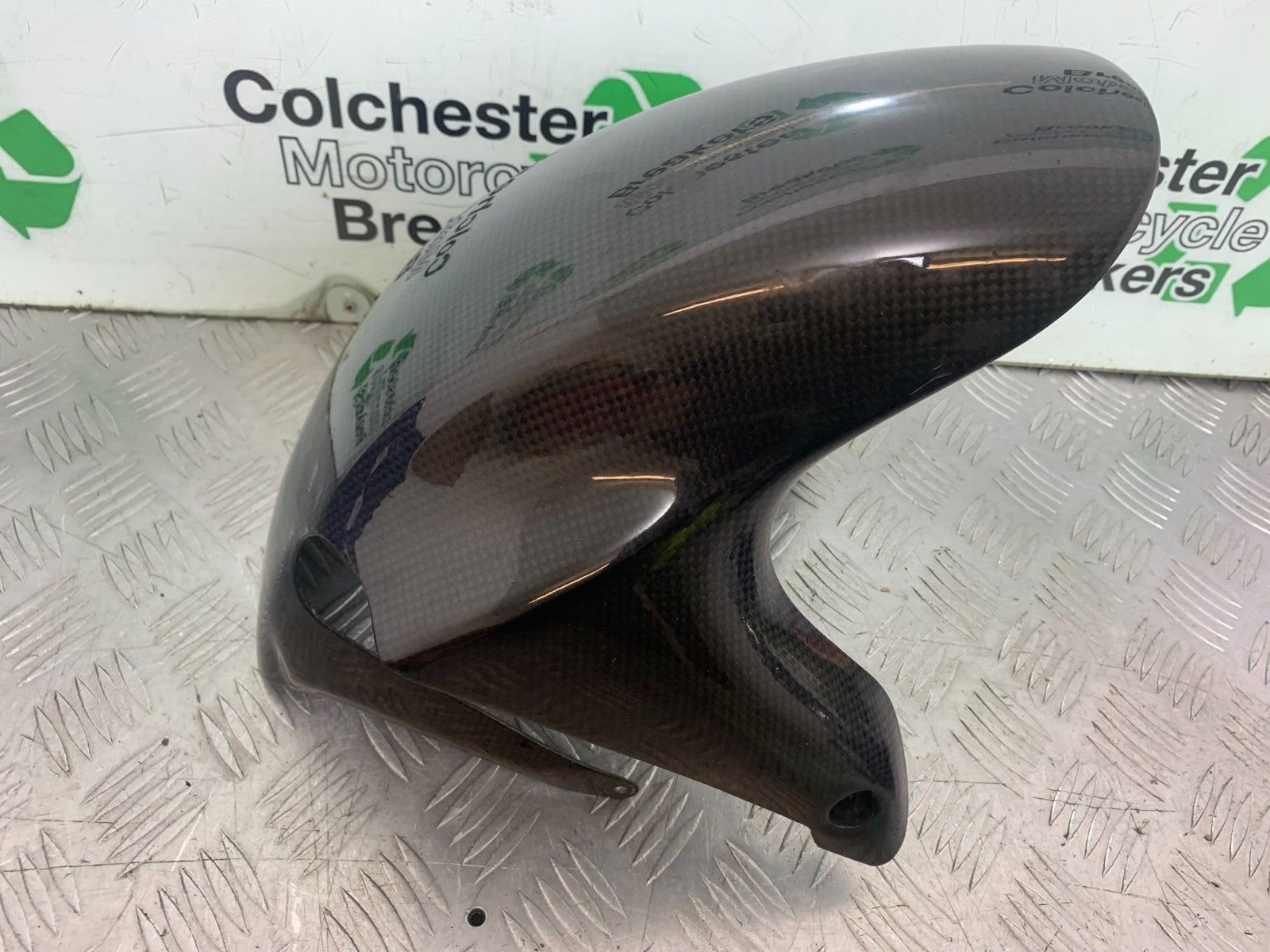 APRILIA RSV1000 R FACTORY MILLE CARBON FRONT MUDGUARD   2004-09 (CMB1203)