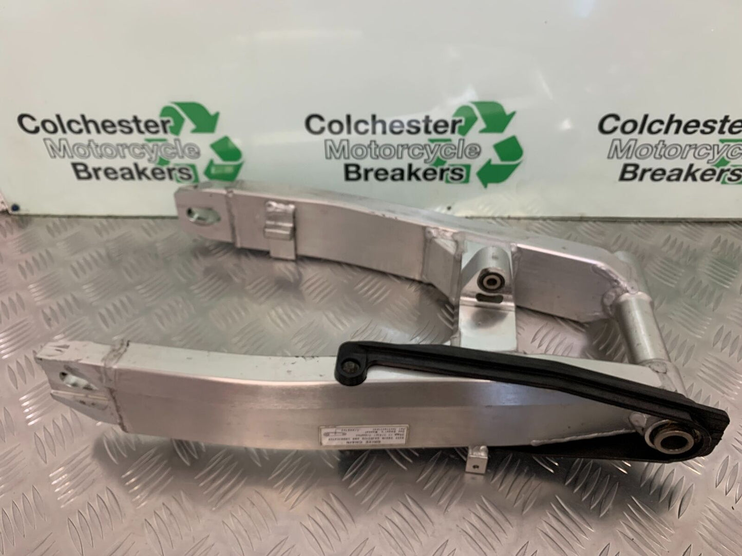 HONDA CBR1100 BLACKBIRD SWINGARM   YEAR 1996-1998 (STOCK 936)