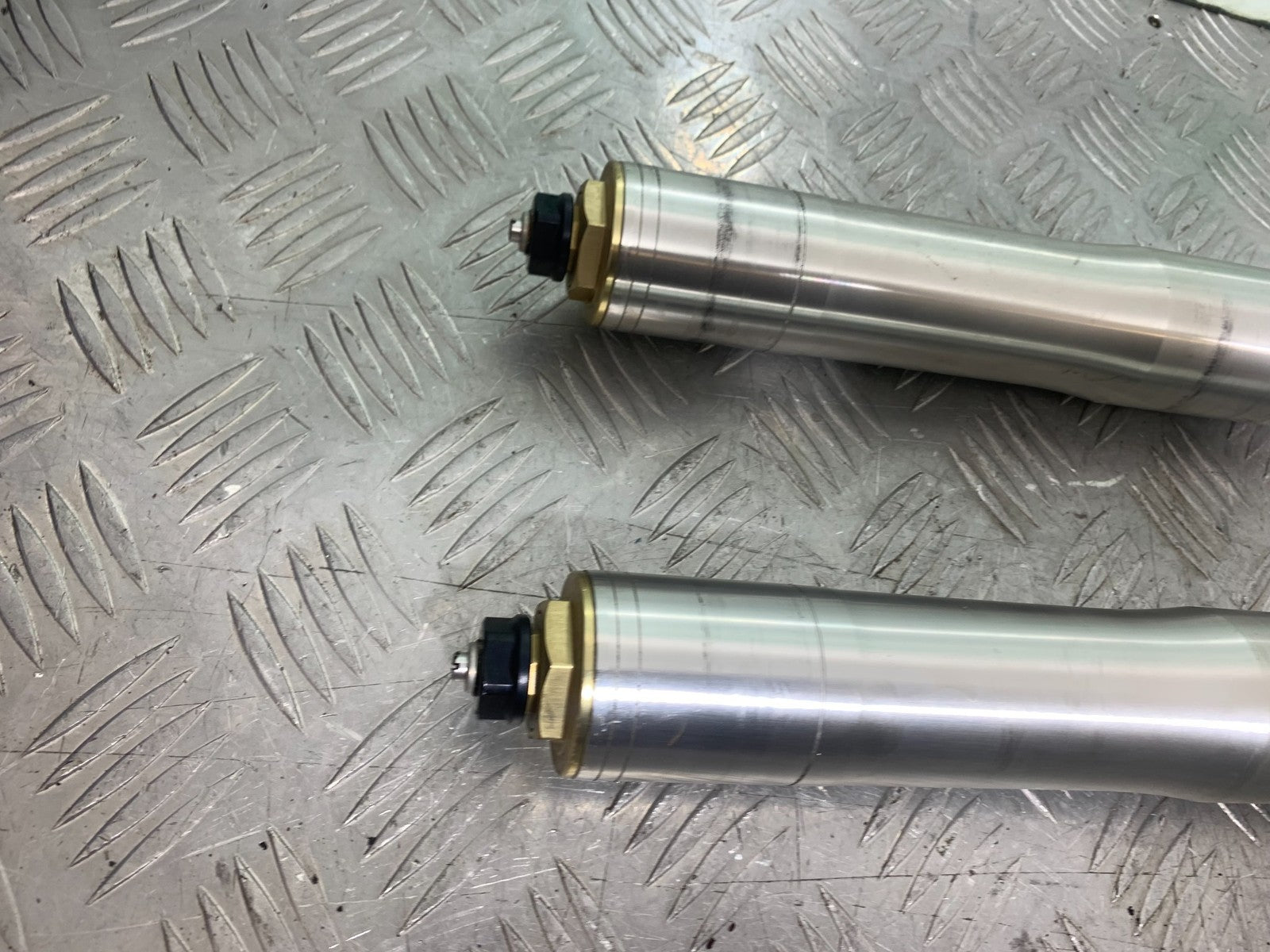 HONDA CBR1000 rr FIREBLADE FORKS   YEAR 2006 (CMB1220)
