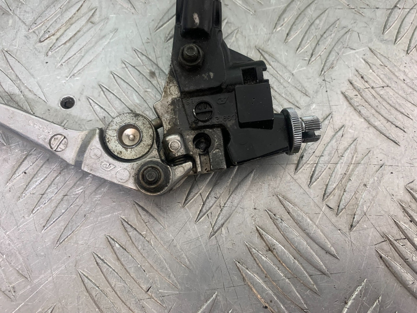 TRIUMPH 675 STREET TRIPLE CLUTCH LEVER AND BRACKET   2013-2016 (CMB1186)