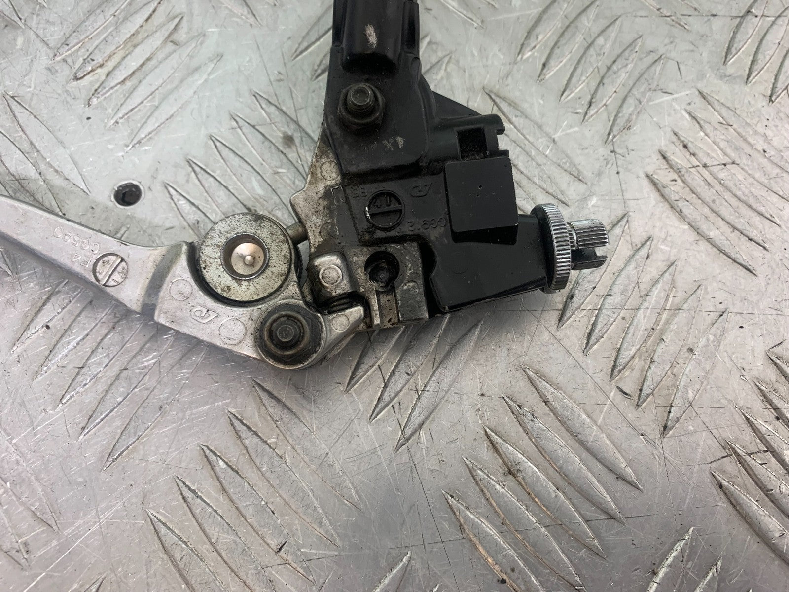 TRIUMPH 675 STREET TRIPLE CLUTCH LEVER AND BRACKET   2013-2016 (CMB1186)