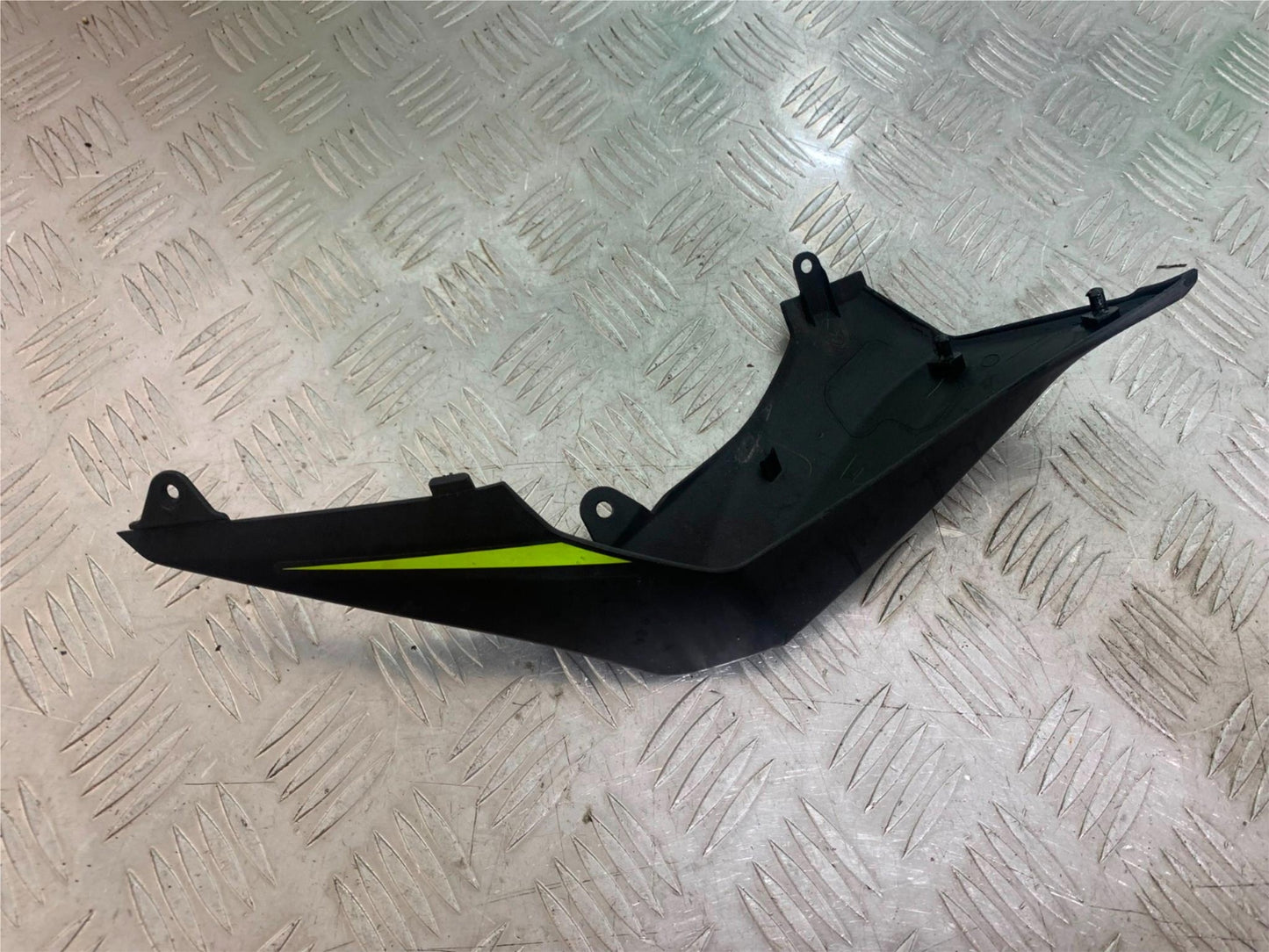 KAWASAKI Z125 Z 125 RIGHT SEAT PANEL  YEAR  2018-2023 (CMB1167)