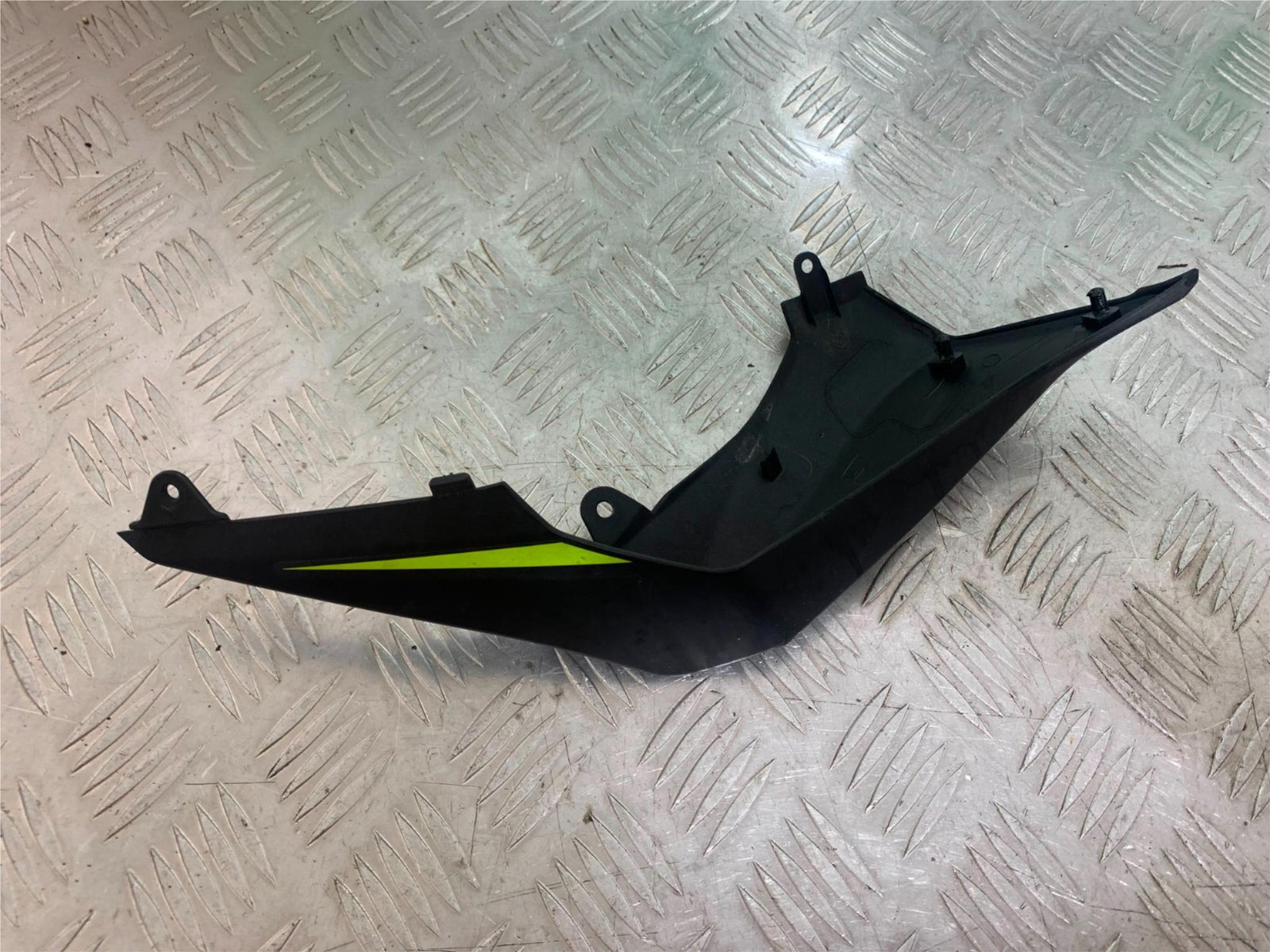 KAWASAKI Z125 Z 125 RIGHT SEAT PANEL  YEAR  2018-2023 (CMB1167)