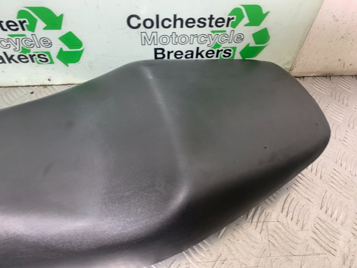 HONDA CBR1100 BLACKBIRD SEAT  YEAR 1999-2005 (CMB1232)