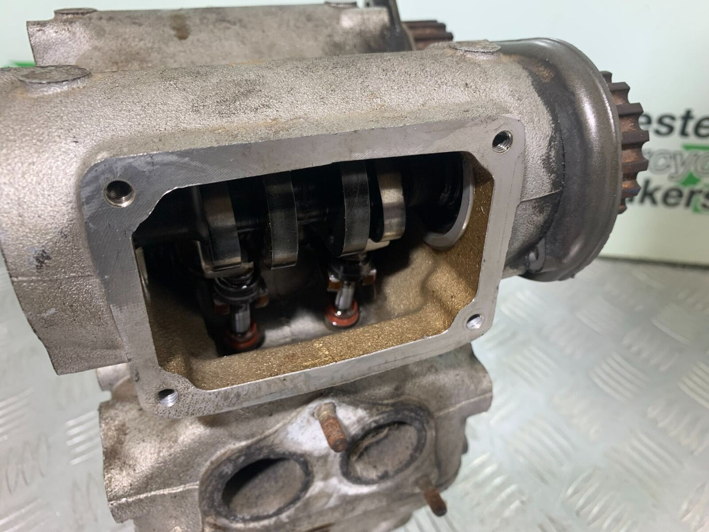 DUCATI 748 REAR CYLINDER HEAD AND CAMS YEAR 1999 2003