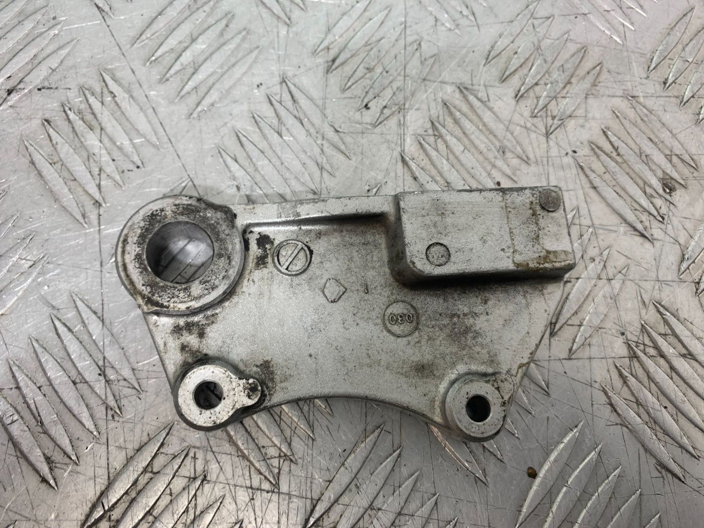 KAWASAKI ZX9R ZX9 R REAR CALIPER BRACKET  YEAR 1998-1999 (CMB1329)