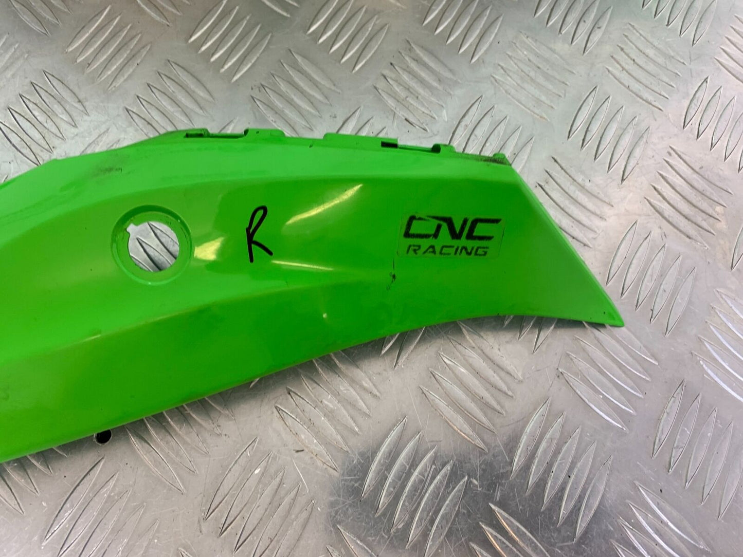 KAWASAKI ZX10R ZX 10R RIGHT SEAT PANEL YEAR 2016-2020 (CMB1015)