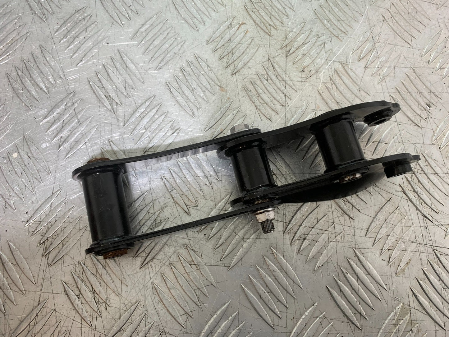 TRIUMPH TRIDENT 660 REAR SHOCK LINKAGE  YEAR 2021-2024 (CMB1295)