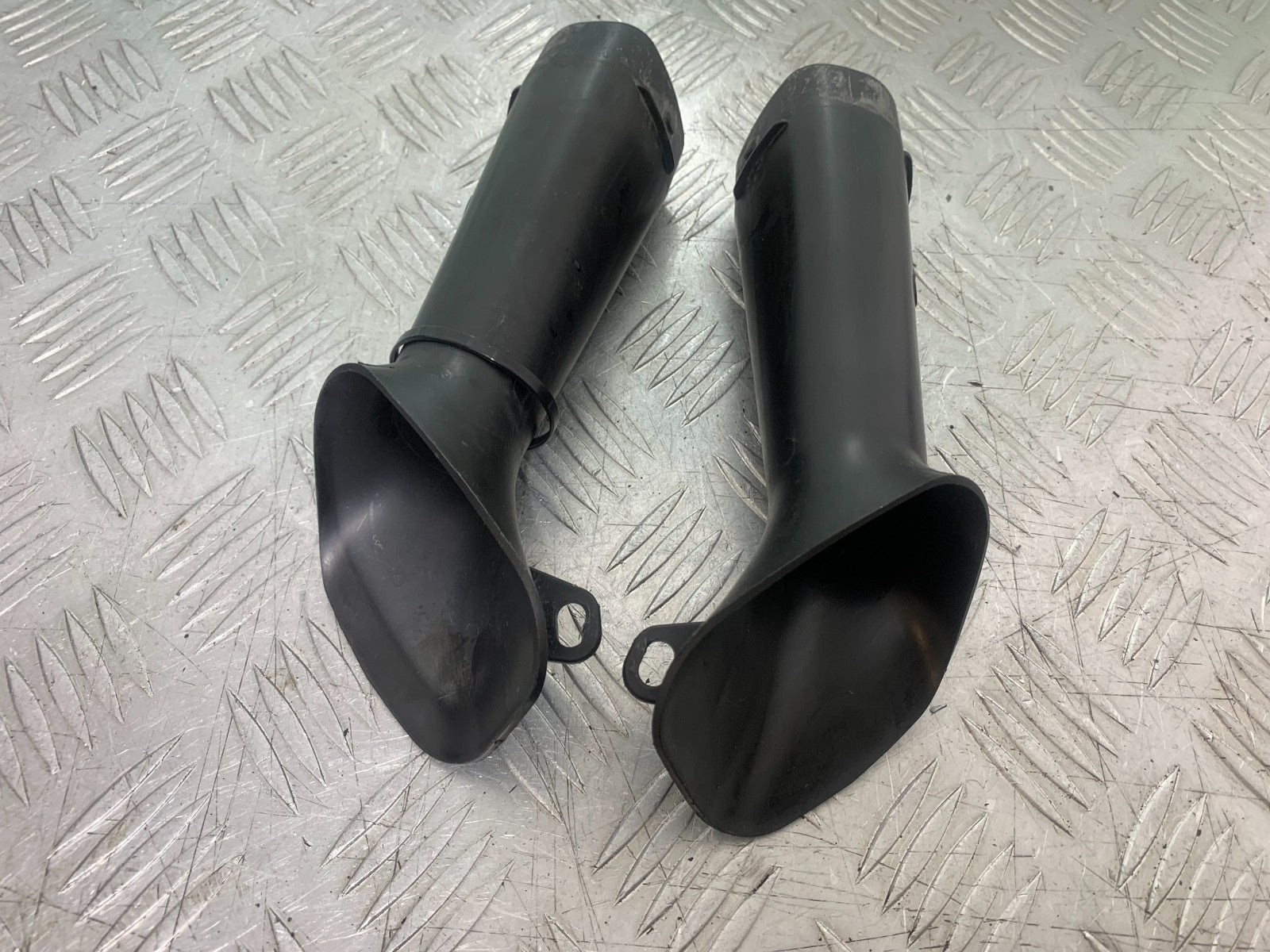 BMW R1200 R 1200 GS AIR TUBES  YEAR 2013-2016 (CMB1257)