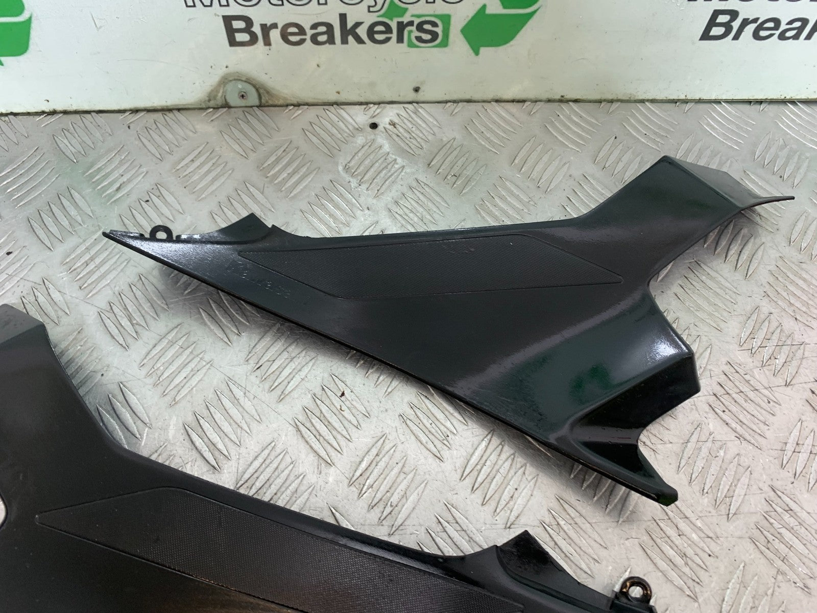 KAWASAKI NINJA 400 EX 400 LEFT AND RIGHT INFILLS  YEAR 2018-2022 (CMB1278)