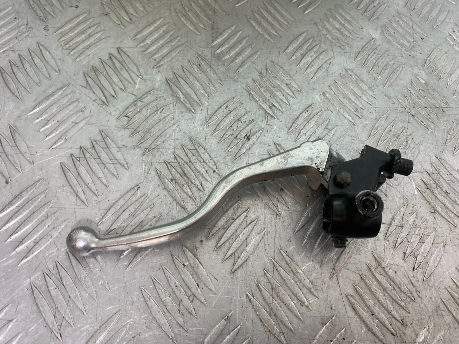 YAMAHA XJ900 XJ 900 DIVERSION CLUTCH LEVER AND BRACKET  YEAR 1994-2002 (CMB1292)