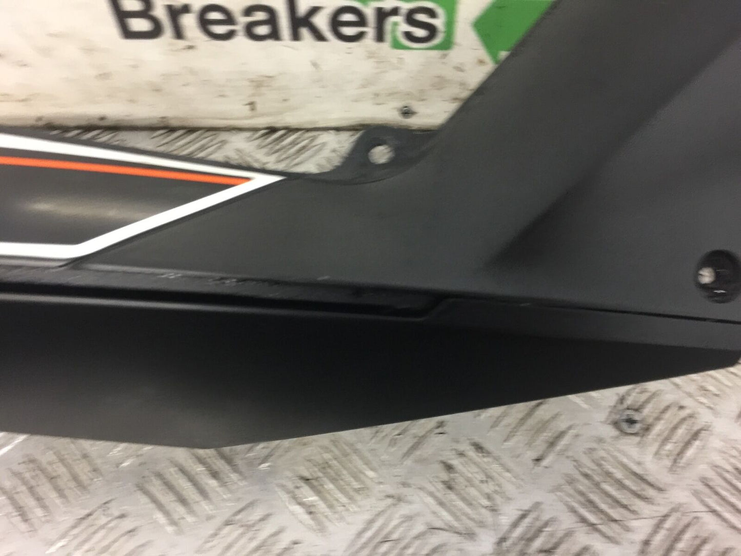 KTM DUKE 390 LEFT AND RIGHT SEAT PANELS YEAR 2013- 2016 (STOCK 490)