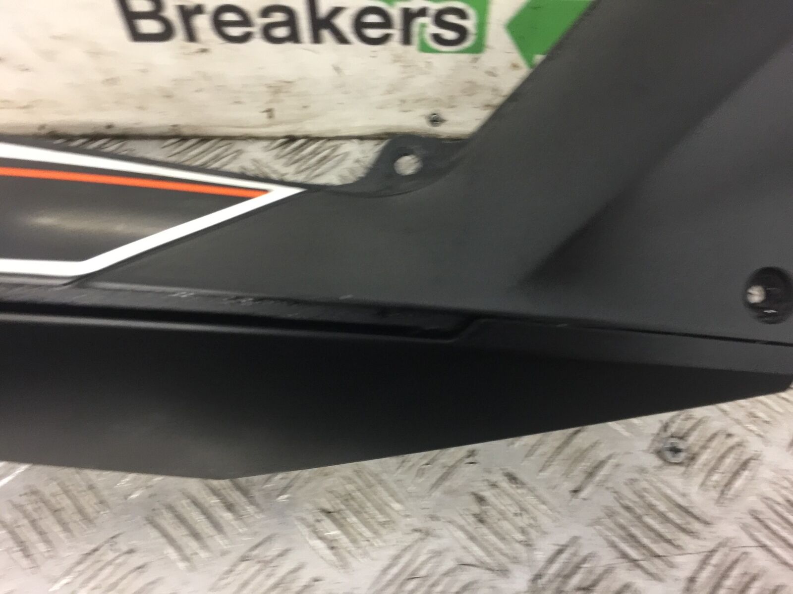 KTM DUKE 390 LEFT AND RIGHT SEAT PANELS YEAR 2013- 2016 (STOCK 490)