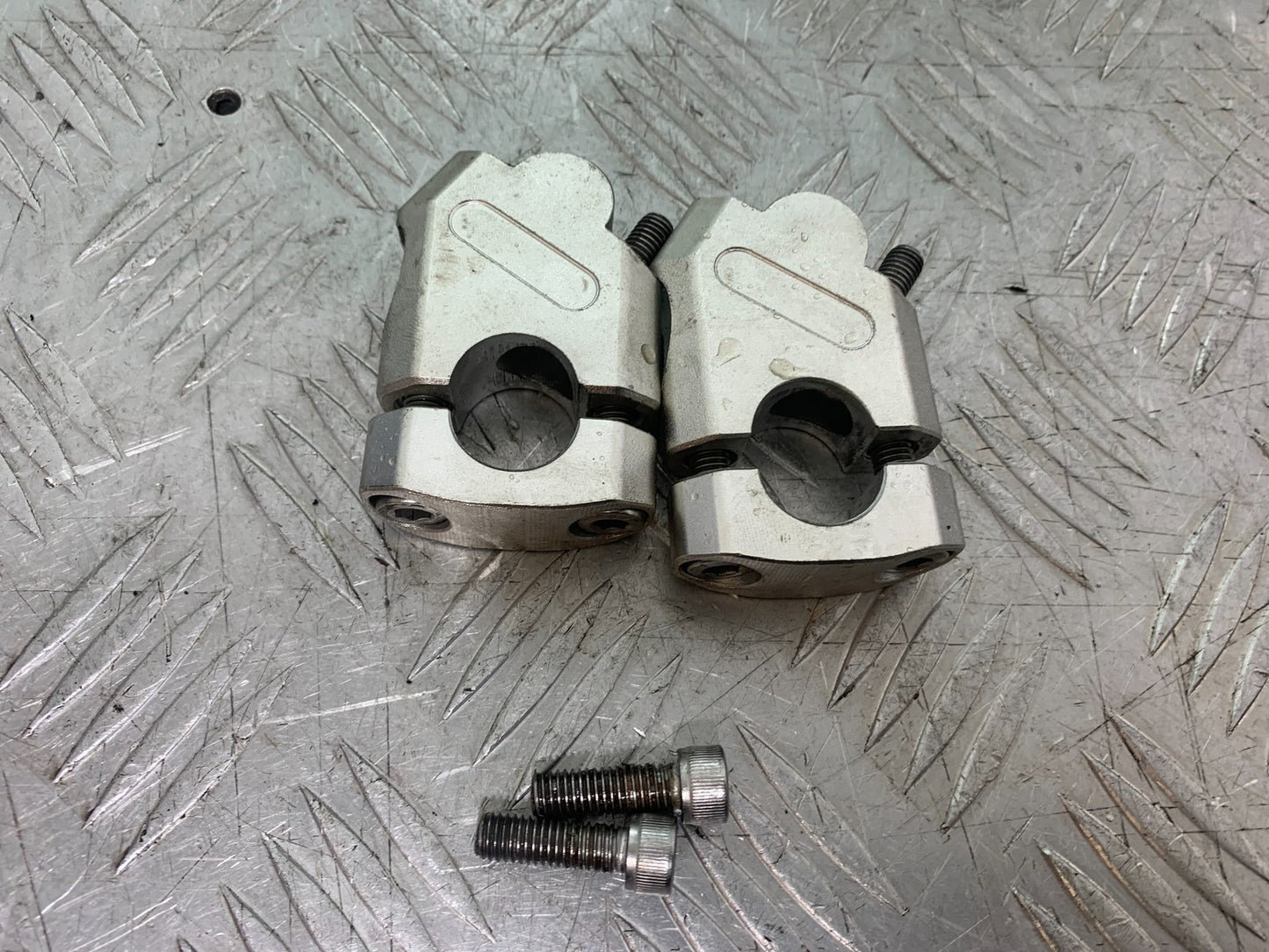YAMAHA XJ900 XJ 900 DIVERSION HANDLEBAR RISERS    YEAR 1994-2002 (CMB1292)