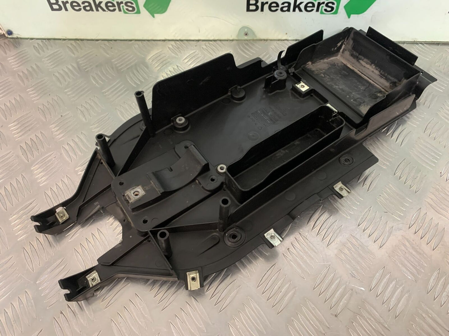 APRILIA RSV1000 R MILLE UNDERTRAY  YEAR 2004-2009 (STOCK 977)