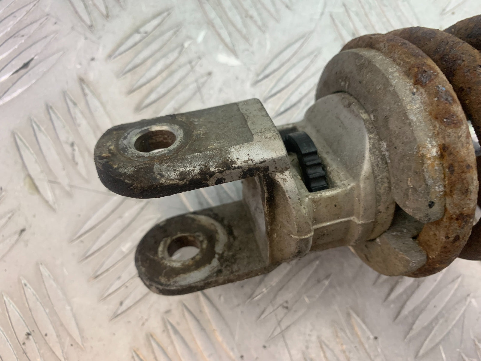 KAWASAKI ZZR1100 D REAR SHOCK    YEAR 1993-2001 (CMB1164)