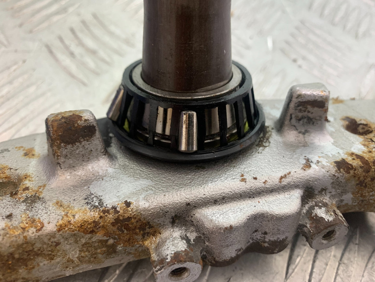 SUZUKI GSF600 GSF 600 BANDIT BOTTOM YOKE YEAR 2001-2003 (CMB1157)