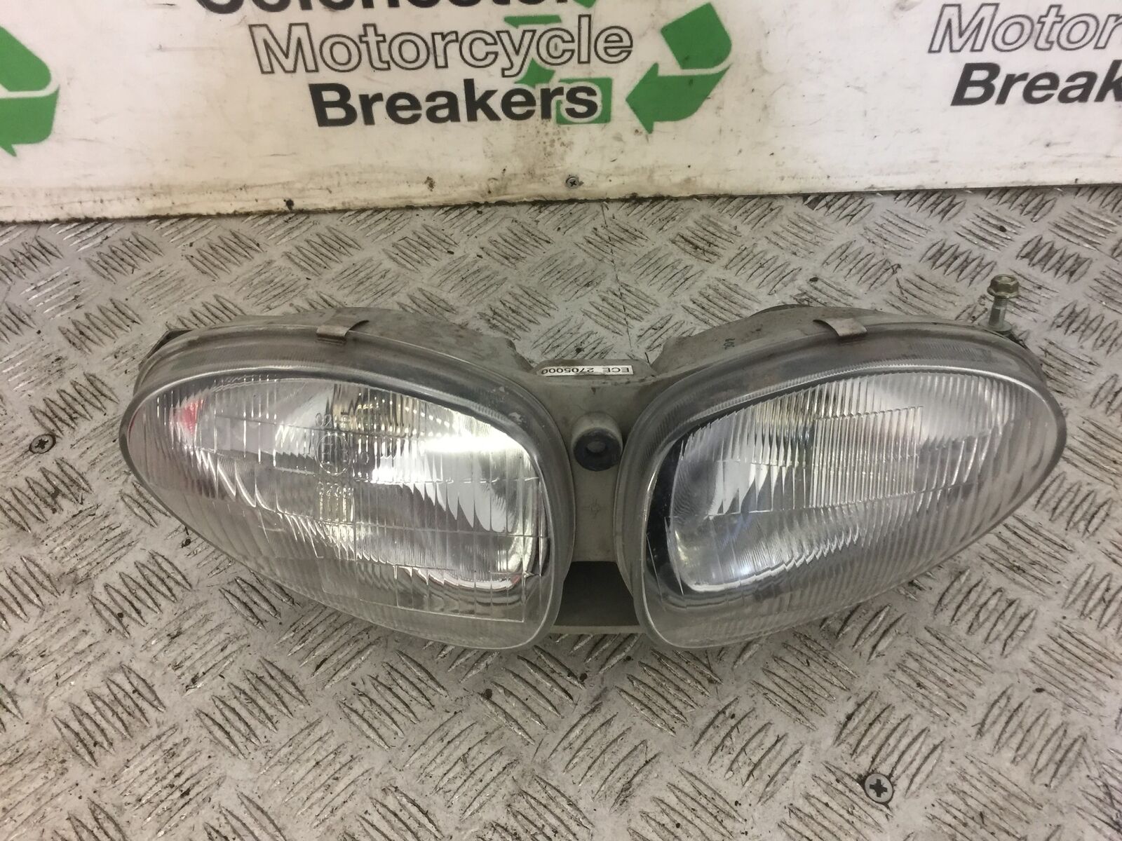 TRIUMPH 595 DAYTONA HEADLIGHT  YEAR 1997-1998  (STOCK 691)