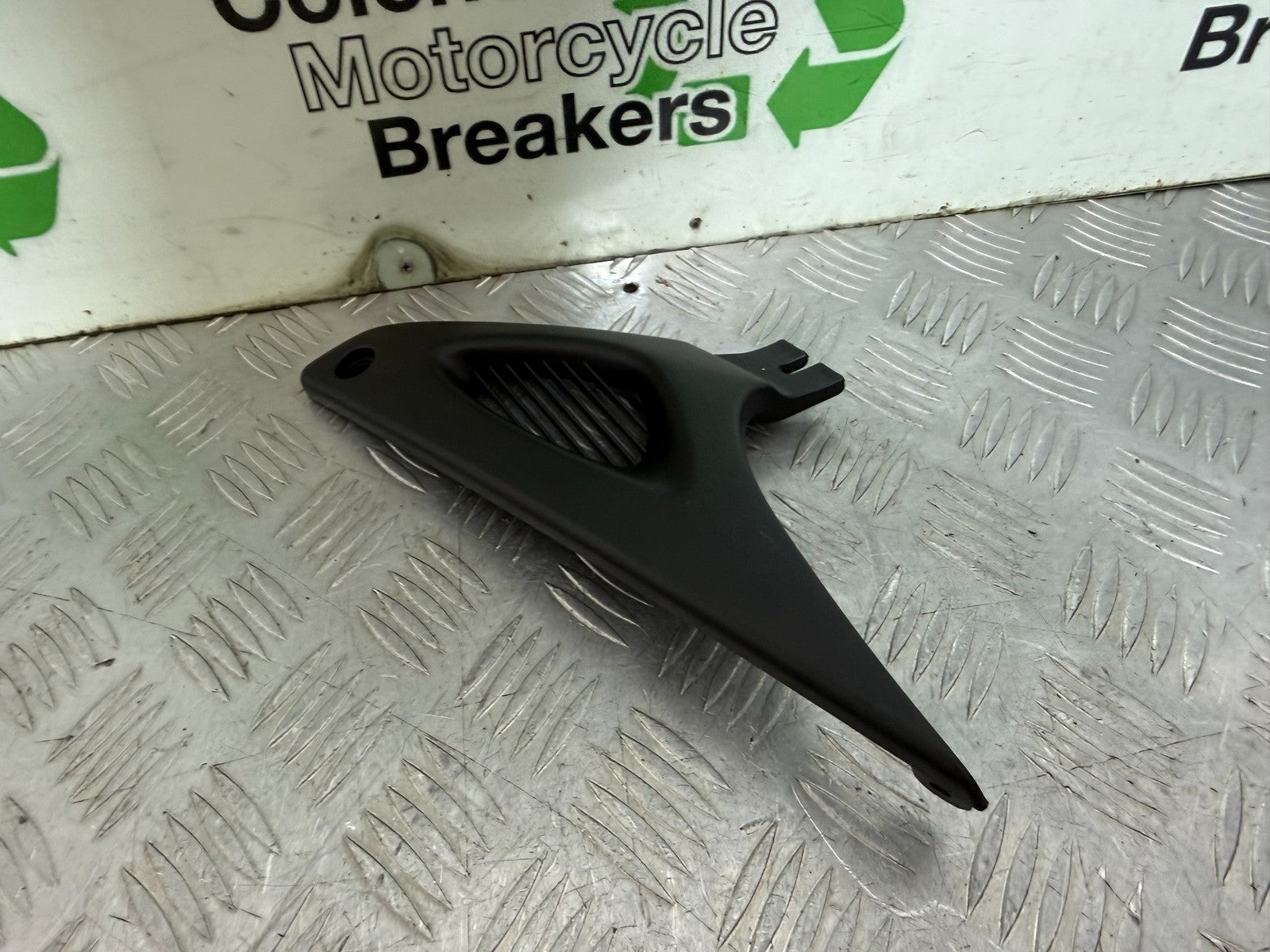 SUZUKI SV650 SV 650 MK1 FRAME COVER INFILL YEAR 1999-2002