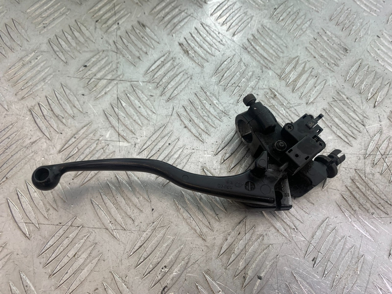 KAWASAKI ZX6R ZX6 F CLUTCH LEVER AND BRACKET  YEAR 1995-1997 (CMB1169)