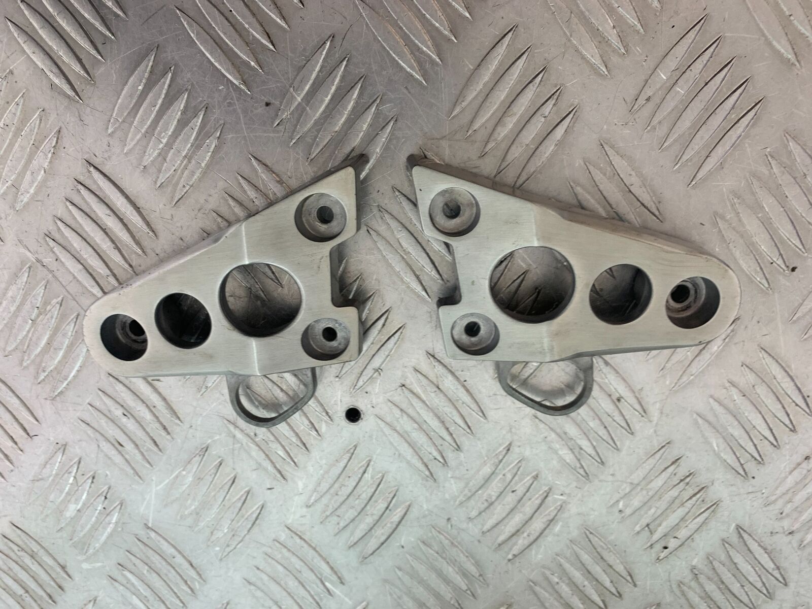 YAMAHA XSR900 XSR 900 HEADLIGHT BRACKETS   YEAR 2021-2022 (CMB1073)