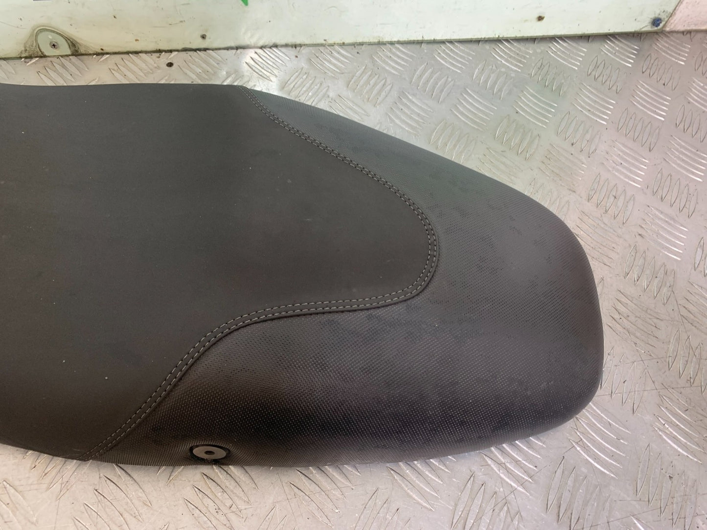 TRIUMPH SPEED TRIPLE R 1050 SEAT  2009 (CMB1183)