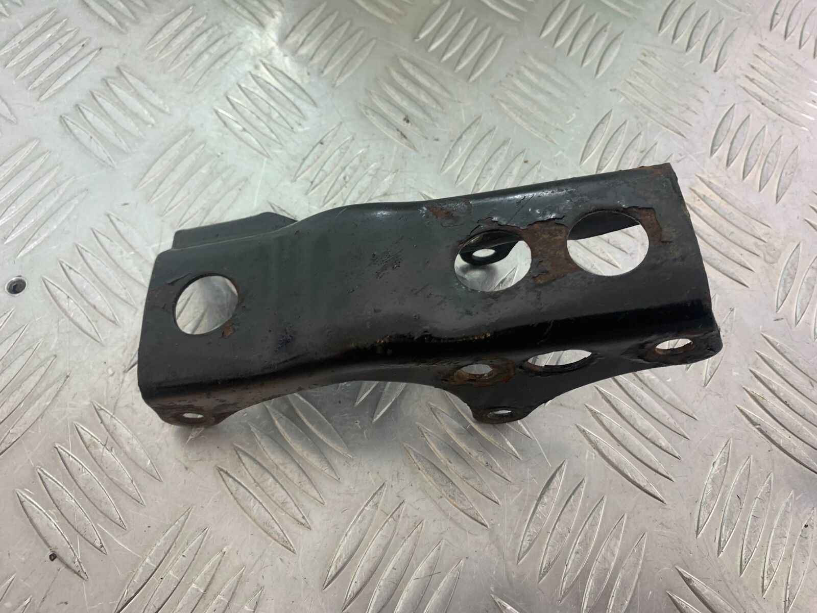 HERALD CLASSIC 125 ENGINE MOUNTING BRACKET  YEAR 2014 (CMB1058)