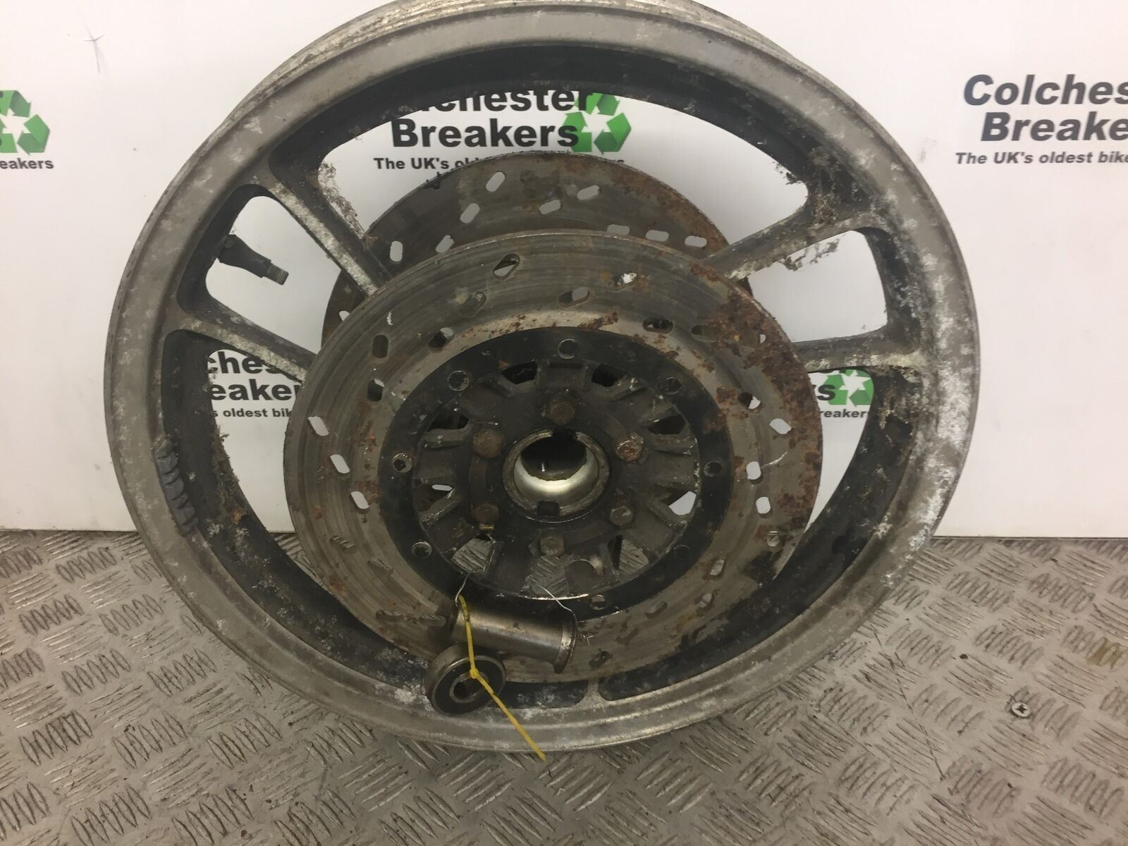 SUZUKI GSX550 ES GSX 550 ES FRONT WHEEL    YEAR 1985