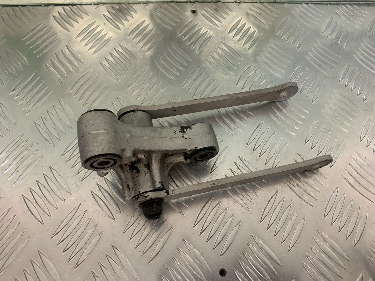 KAWASAKI ZX6R ZX6 J SWINGARM LINKAGE YEAR 2000 (STOCK 947)