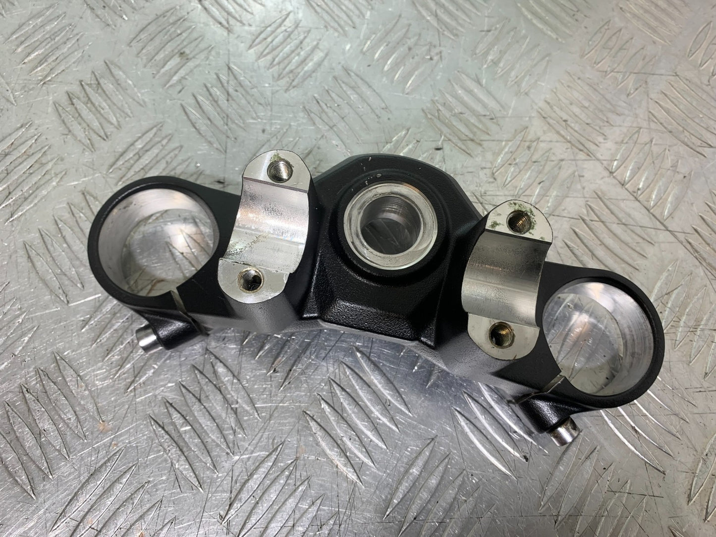TRIUMPH TRIDENT 660 TOP YOKE  YEAR 2021-2024 (CMB1295)