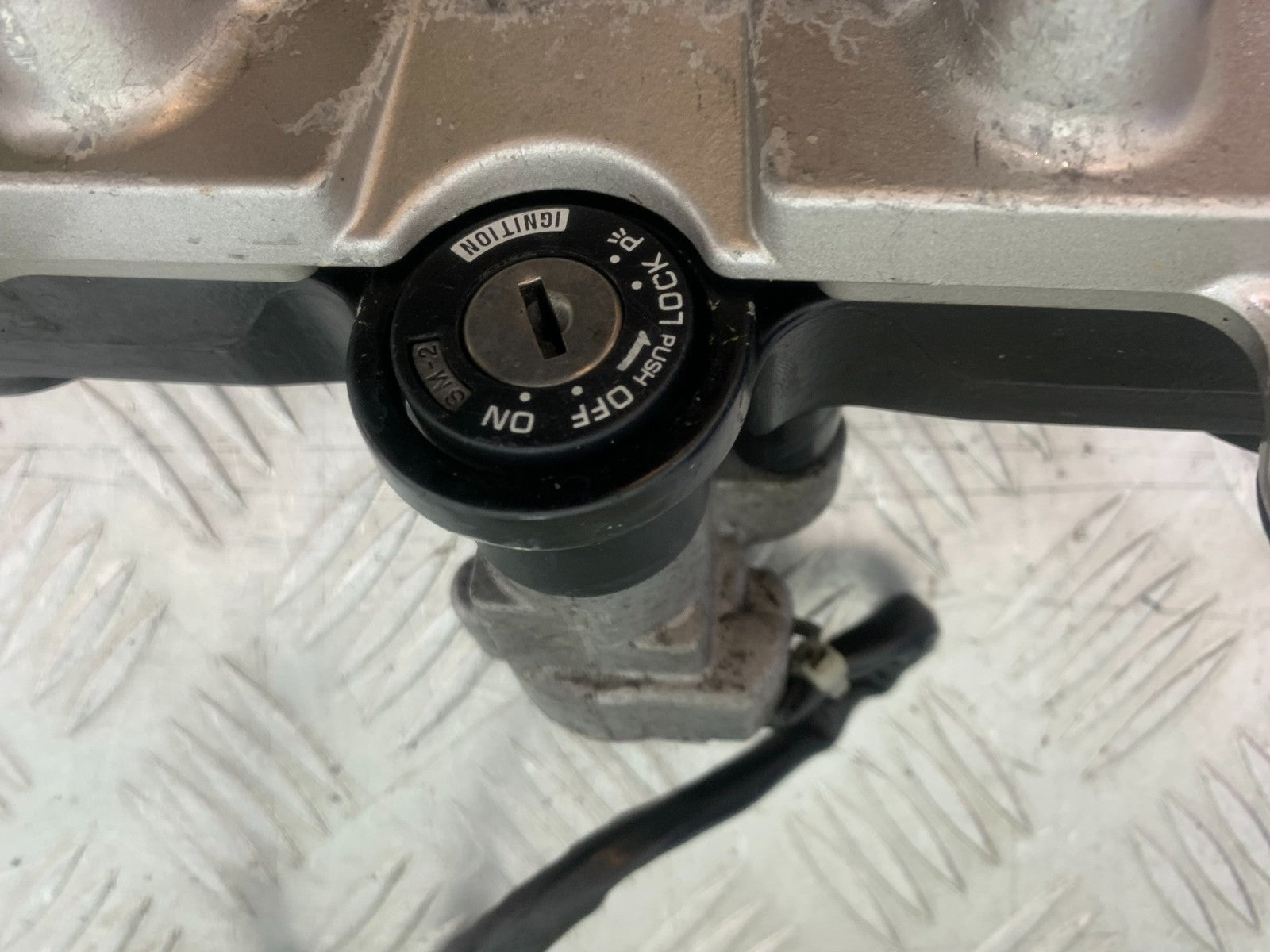 SUZUKI GS500 GS 500 LOCKS AND KEY  YEAR 2001-2008 (CMB1254)