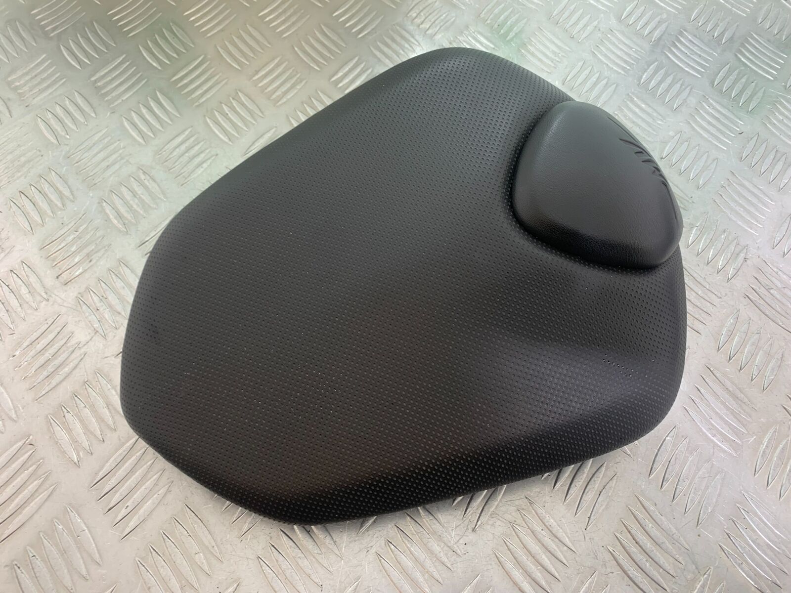 MV AGUSTA TURISMO VELOCE 800 REAR SEAT   YEAR 2014-17 (CMB1051)