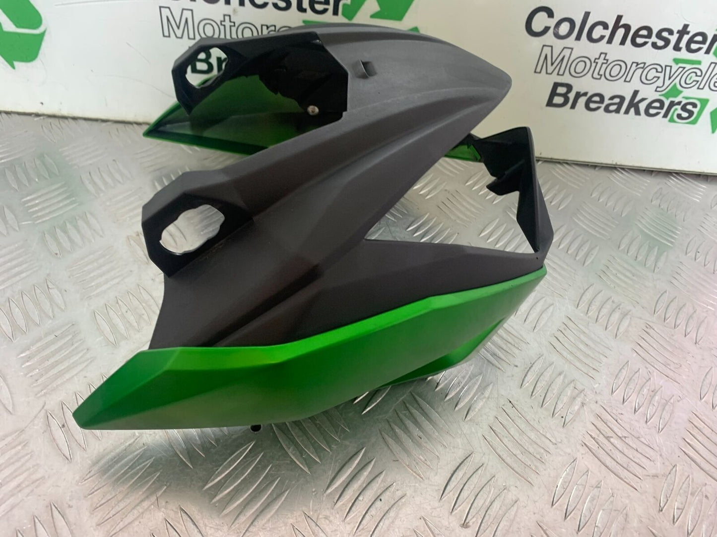 KAWASAKI Z300 ER300 TOP FAIRING  YEAR 2016-2018  (CMB1056)