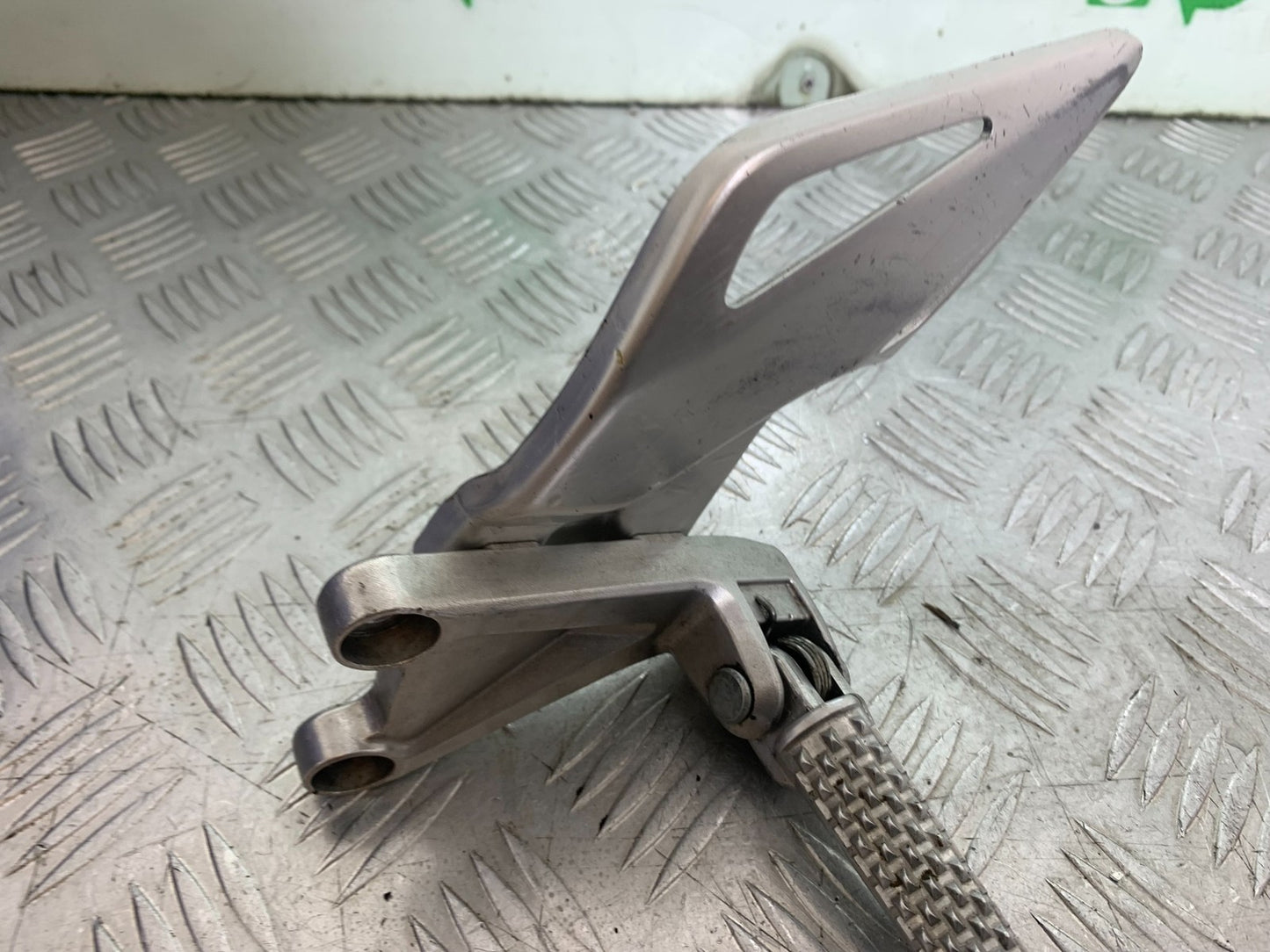 HONDA CBR1000 rr FIREBLADE FRONT LEFT HANGER & PEG  2008-2011 (CMB1253)