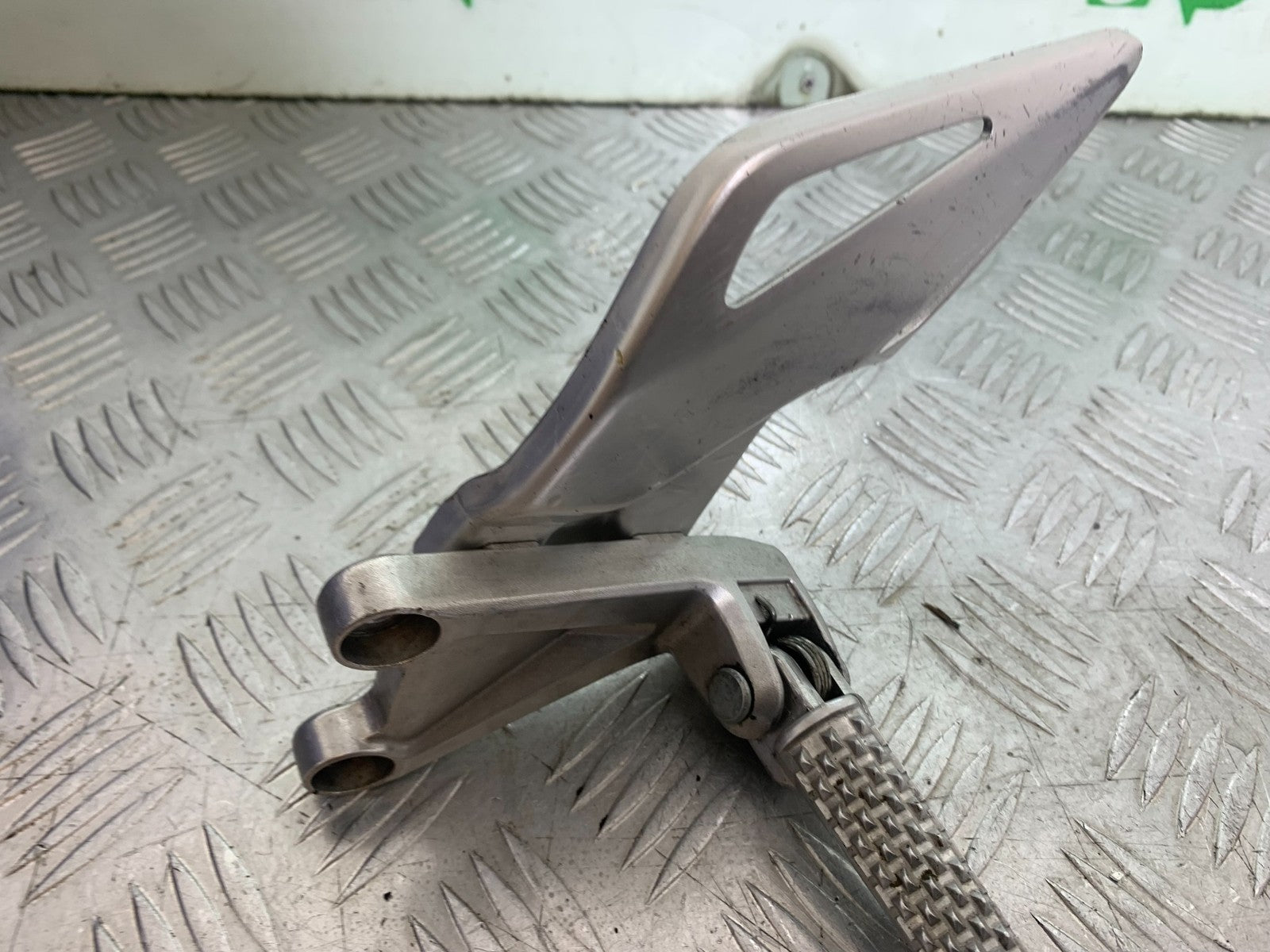 HONDA CBR1000 rr FIREBLADE FRONT LEFT HANGER & PEG  2008-2011 (CMB1253)